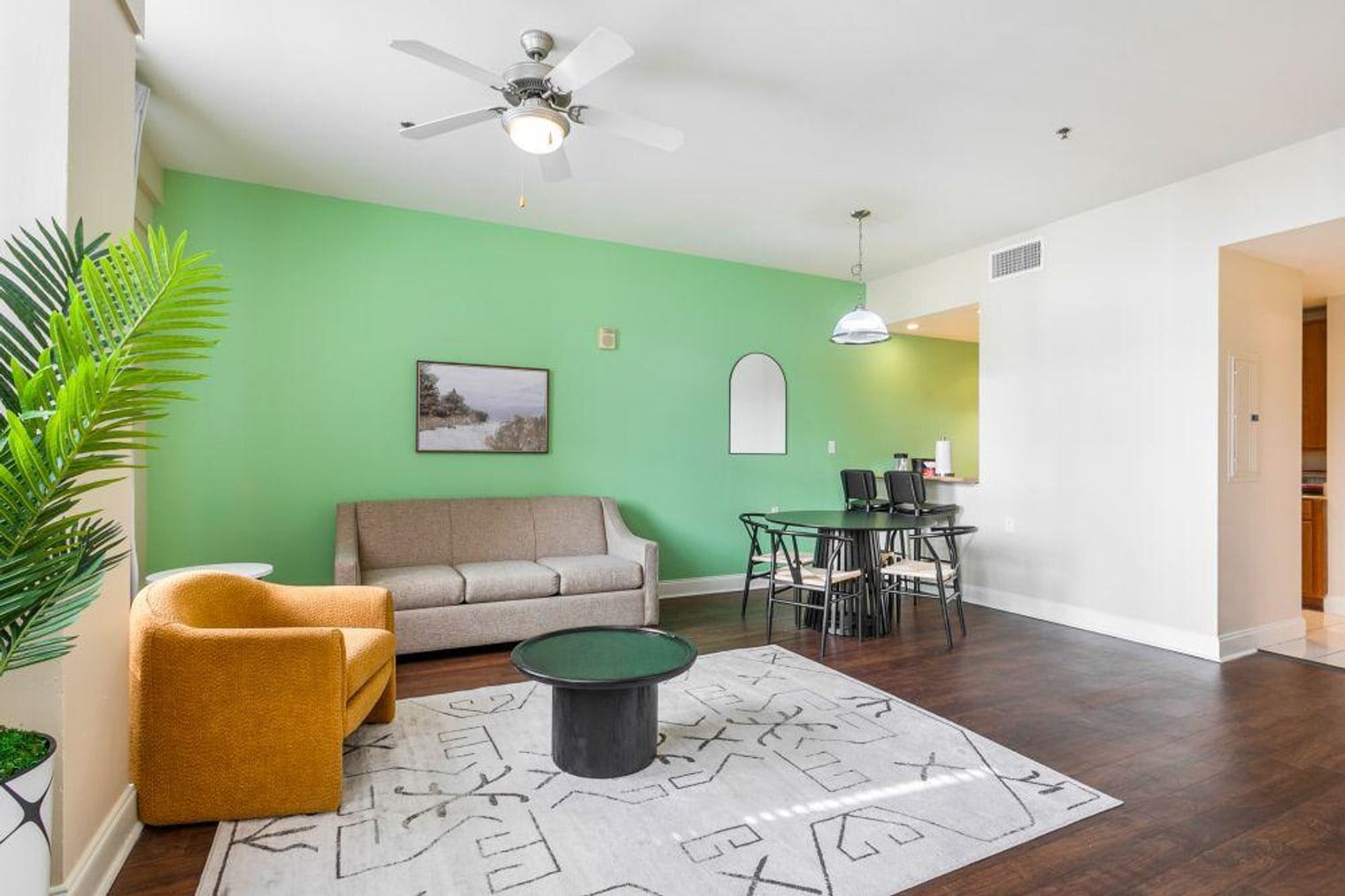 Building Photo - 925 Common St