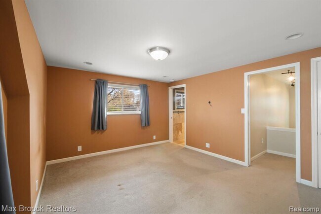 Building Photo - 3602 Elmhurst Ave