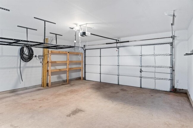 Building Photo - 321 Nicole Way