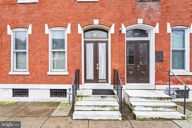 Building Photo - 136 E Lemon St