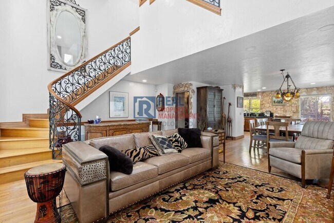 Building Photo - 88 W Irvington Pl