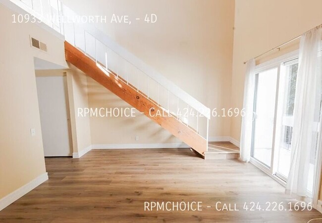 Building Photo - 10933 Wellworth Ave