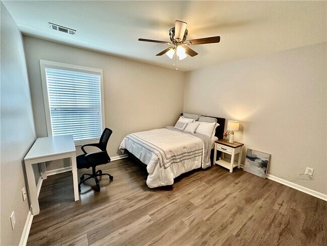 Building Photo - 5135 Cactus Cove Ln