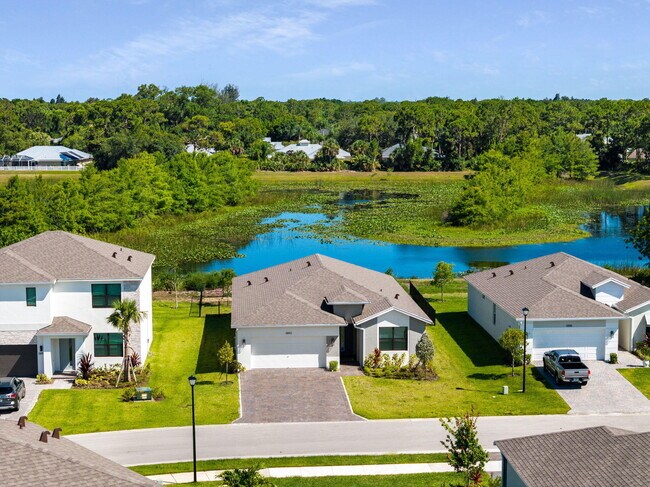 Primary Photo - 5892 SE Sky Blue Cir