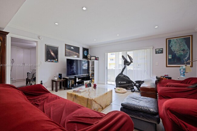 Building Photo - 7401 SW 82nd St