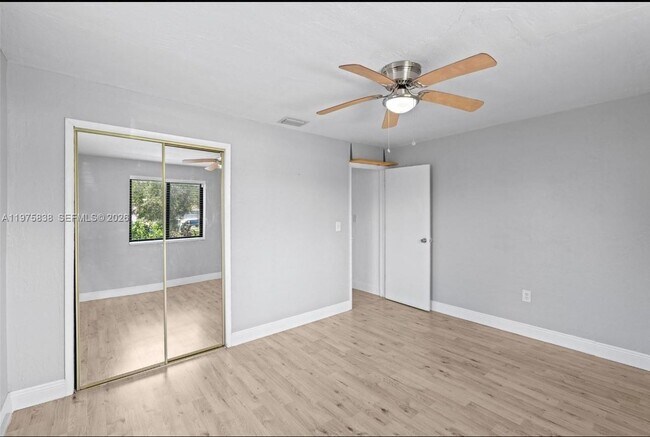 Building Photo - 5754 SW 20th St