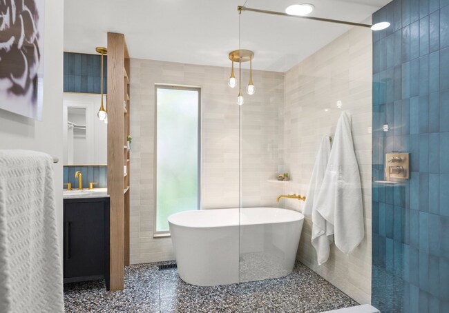 Primary Bath - 15590 NW Norwich Cir