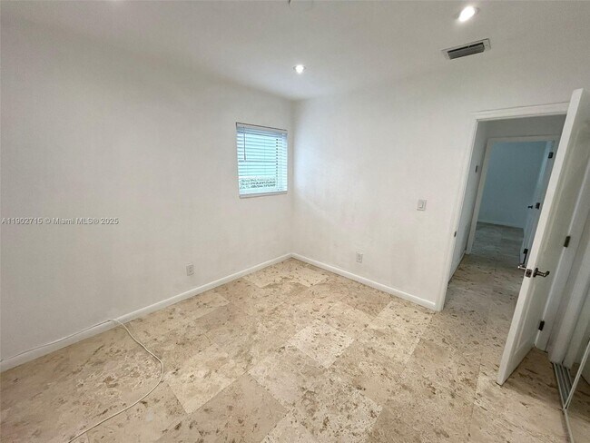 Building Photo - 1584 NE 110th Terrace