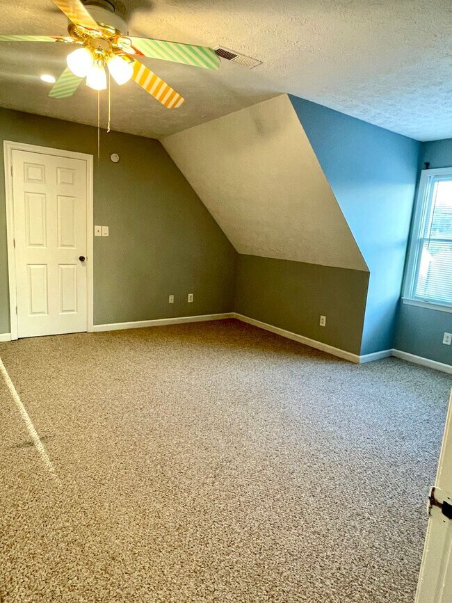 Building Photo - ****COMING SOON**** Charming Cape Cod in Halls