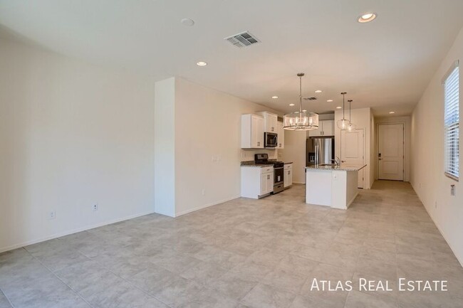 Building Photo - BEAUTIFUL  NEW 3 BEDROOM MARANA HOME