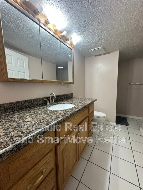 Building Photo - 3408 S Huntington Dr