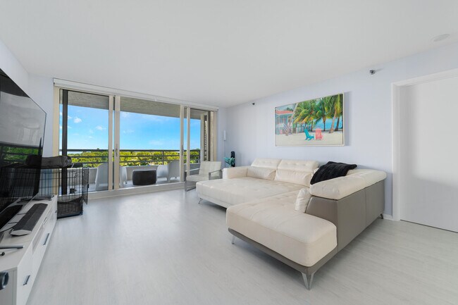 Building Photo - 4101 N Ocean Blvd