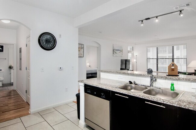 Building Photo - 2801 N Braeswood Blvd