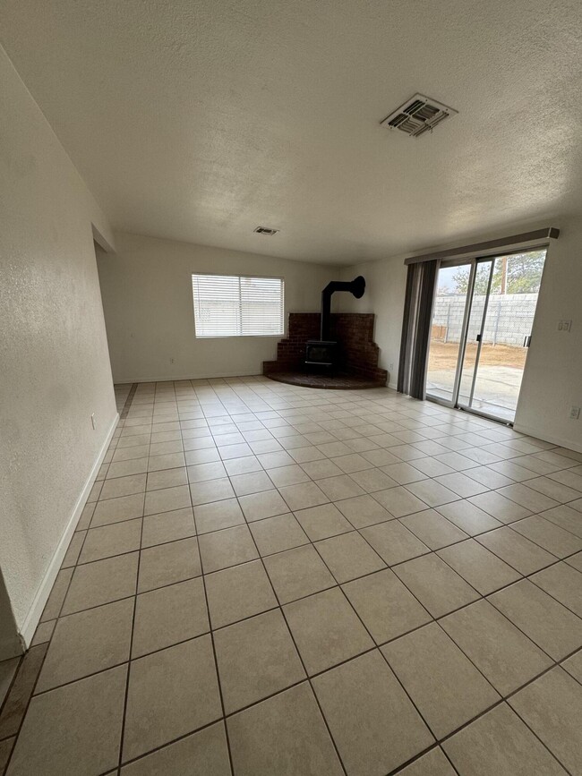 Building Photo - 5958 El Reposo St