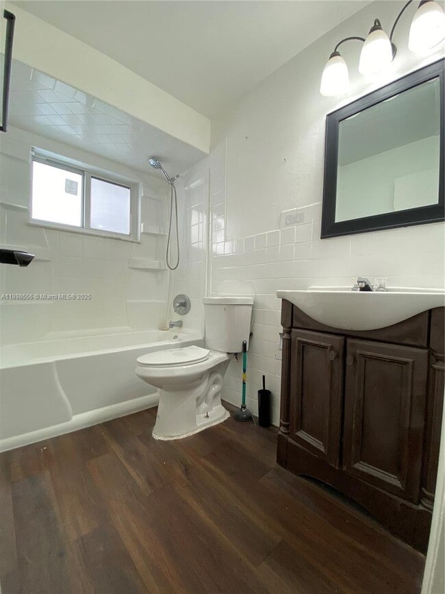 Building Photo - 6132 SW 39th St