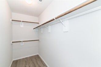 Building Photo - 8706 Livings St