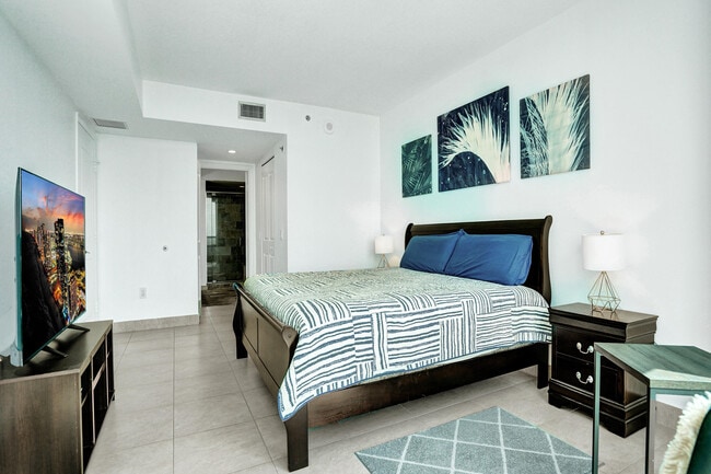 Building Photo - 2641 N Flamingo Rd