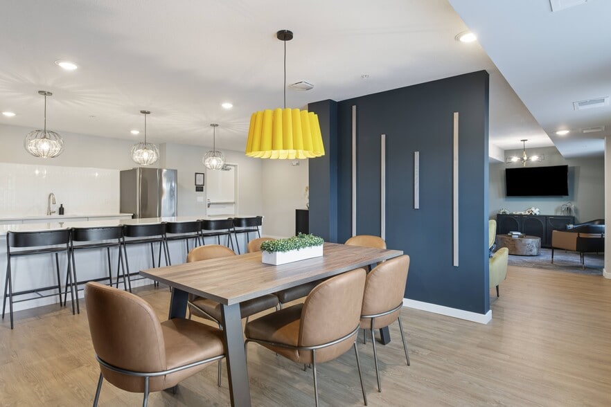 Building Photo - Callisto Commons