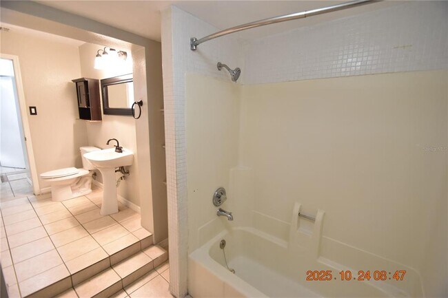 Building Photo - 10011 N 28th St