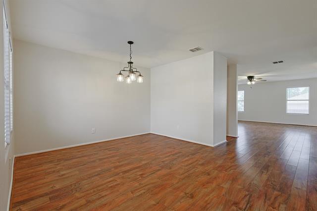 Building Photo - 8320 Seven Oaks Ln
