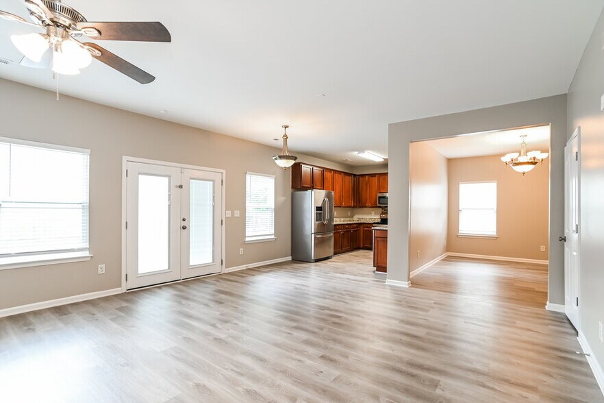 Building Photo - 7517 Mary Jo Helms Dr