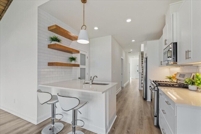 Building Photo - 5646 Native Oak Dr