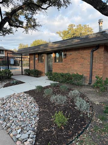 Building Photo - 2808 Escada Dr