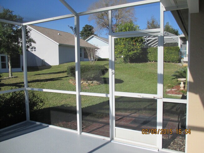 Building Photo - Lovely Oakwood Village Home