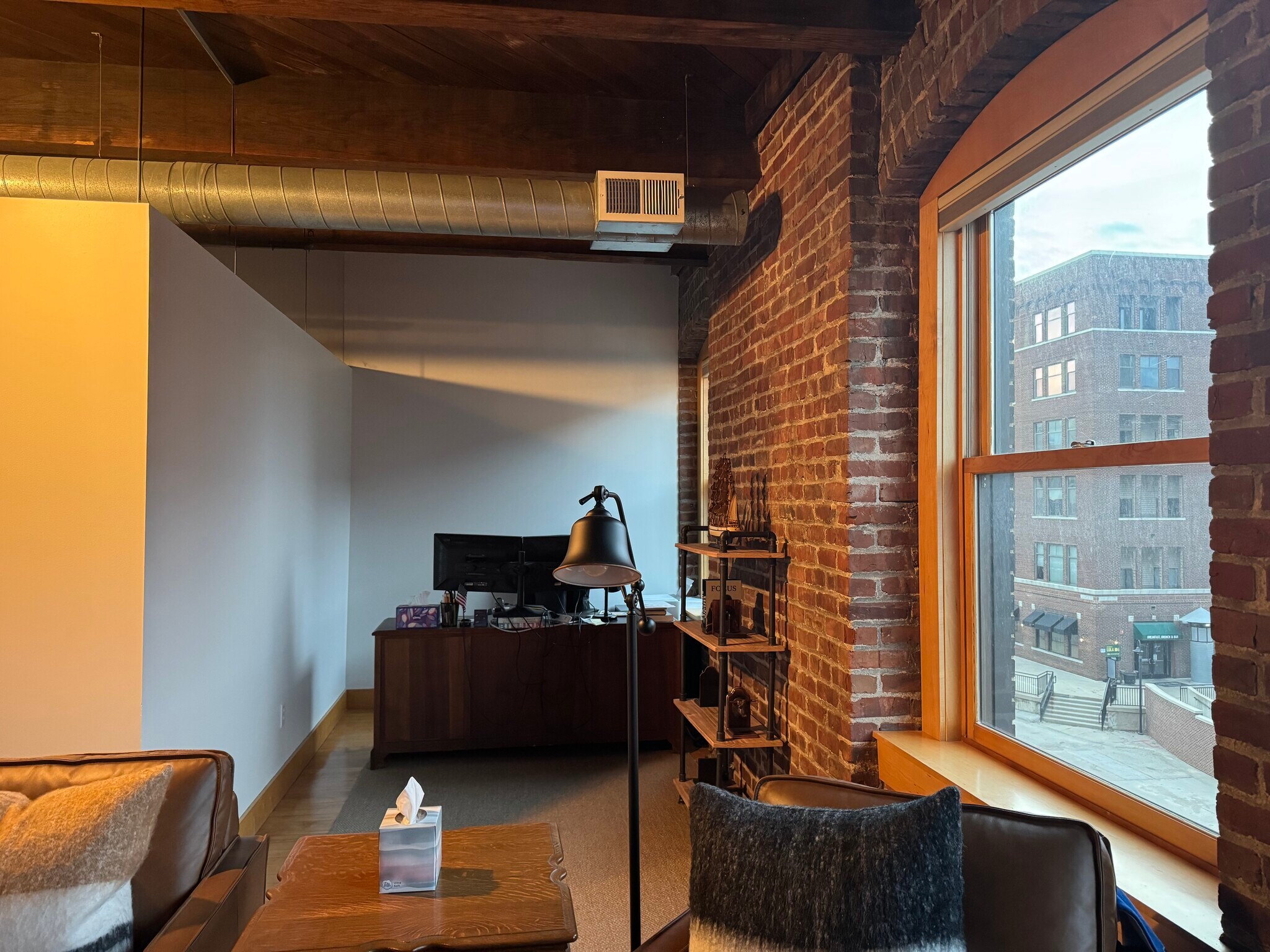 Building Photo - 105 S 9th St