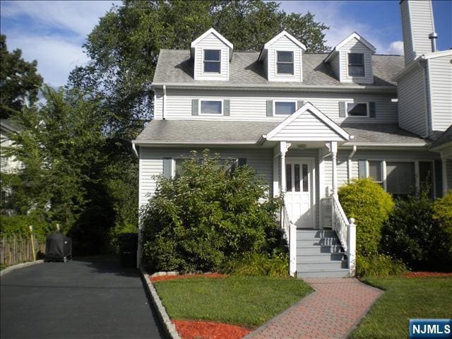 Primary Photo - 652 Elm St
