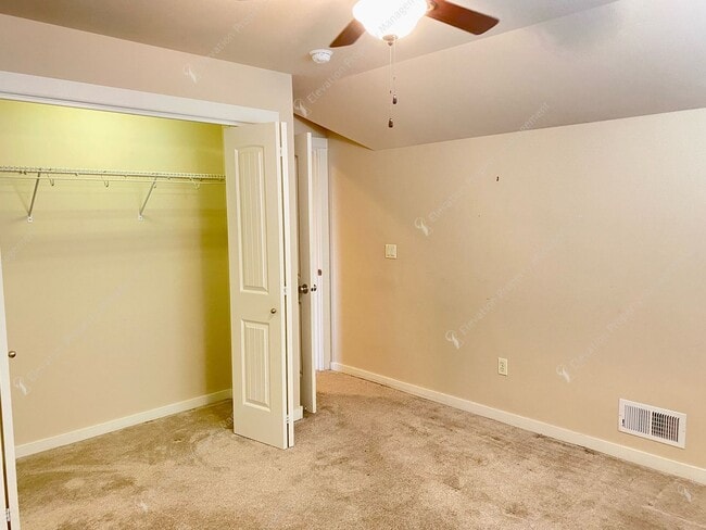 Building Photo - 3-Bedroom Home with RV Parking