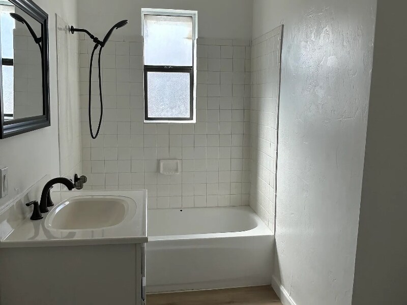 Building Photo - 646 N Desert Ave