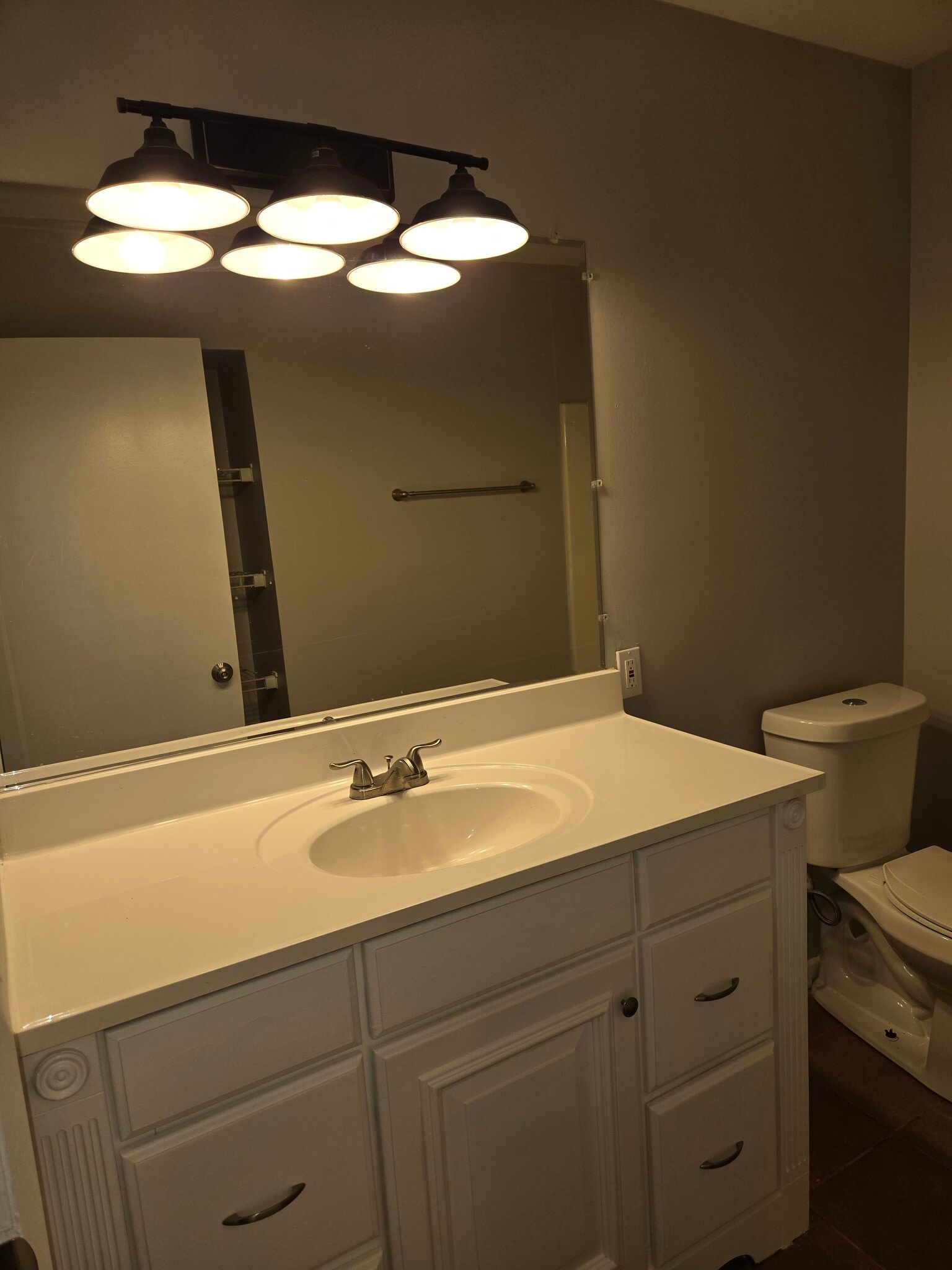 Hall Bath - 120 W North Ave