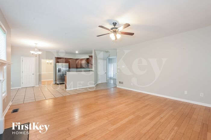 Building Photo - 1577 Silver Ridge Dr SW