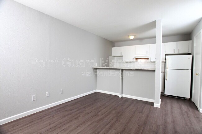 Building Photo - 1212 S Longfellow St