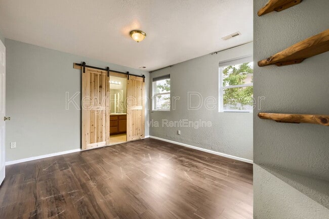 Building Photo - 4870 Beach Ct