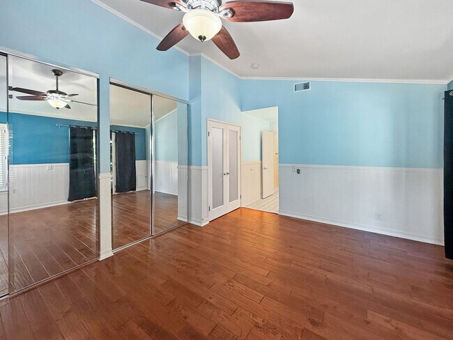 Building Photo - Beautiful 4BD/2BA w/ Attached Garage & Lar...