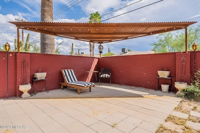 Building Photo - Eastside 3 Bedroom Brick Home