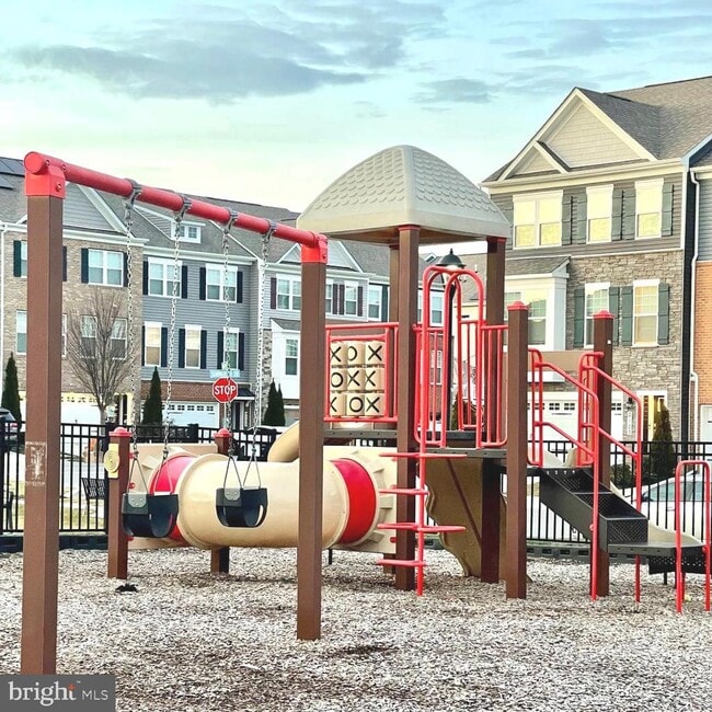 Building Photo - 2709 Princess Victoria Way