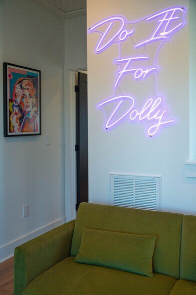 Building Photo - 1102C Buchanan St