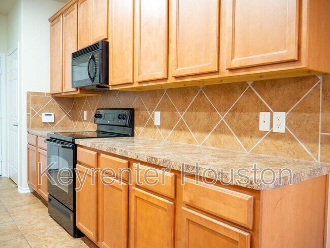 Building Photo - 47 Wickerdale Pl