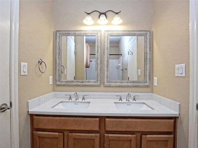 Building Photo - 15600 Prestancia Dr
