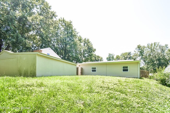 Building Photo - 4809 Granada Dr