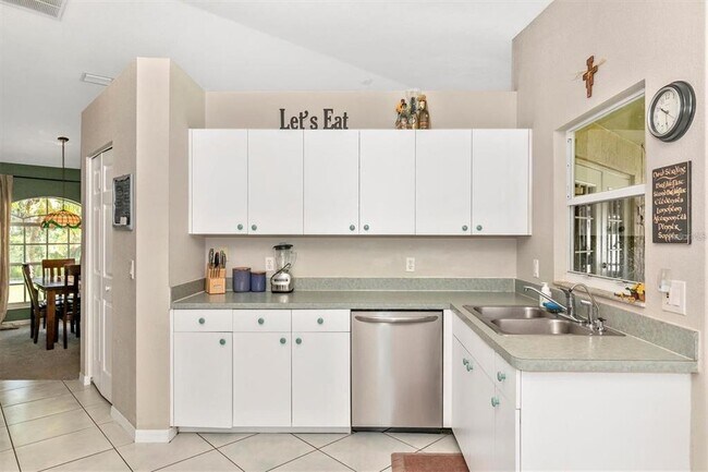 Building Photo - 4382 Sunburst Ave