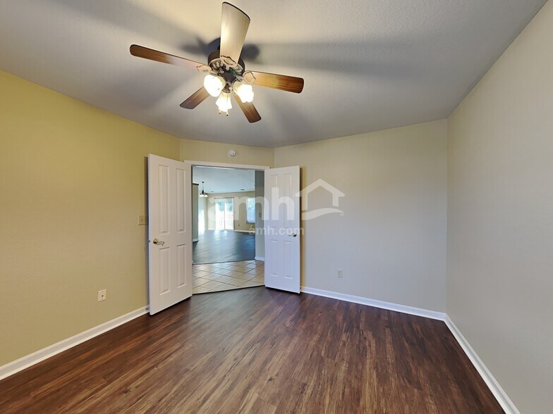 Building Photo - 7457 Kidwell Dr