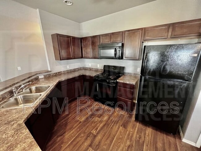 Building Photo - 2940 Cider Mill Ln