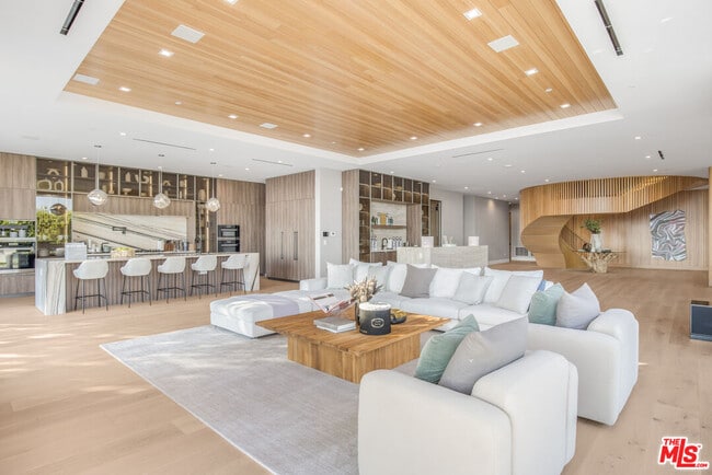 Building Photo - 1033 Somera Rd