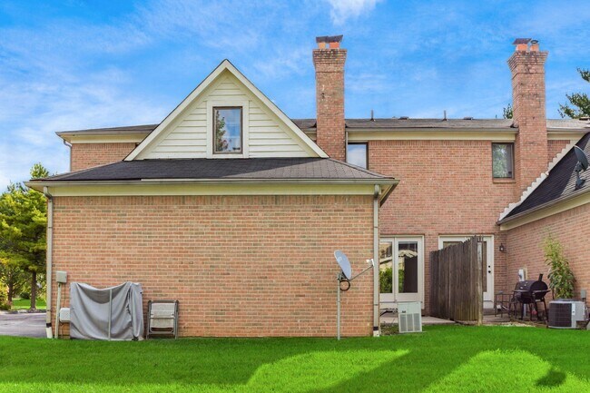 Building Photo - 4847 Dierker Rd