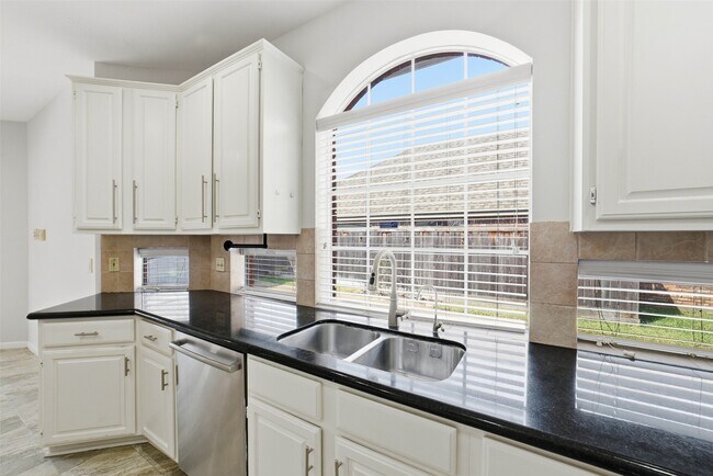 Building Photo - 4003 Bountiful Crest Ln