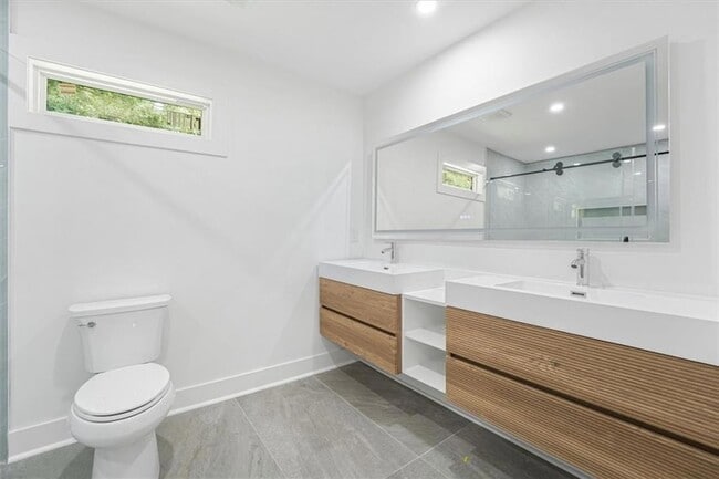 Building Photo - 2353 Clarissa Dr NW